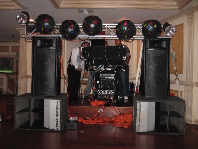 617x456 pixels (109K)